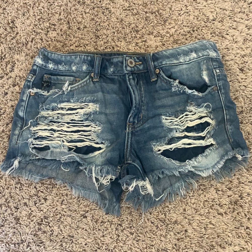 KanCan distressed shorts!!